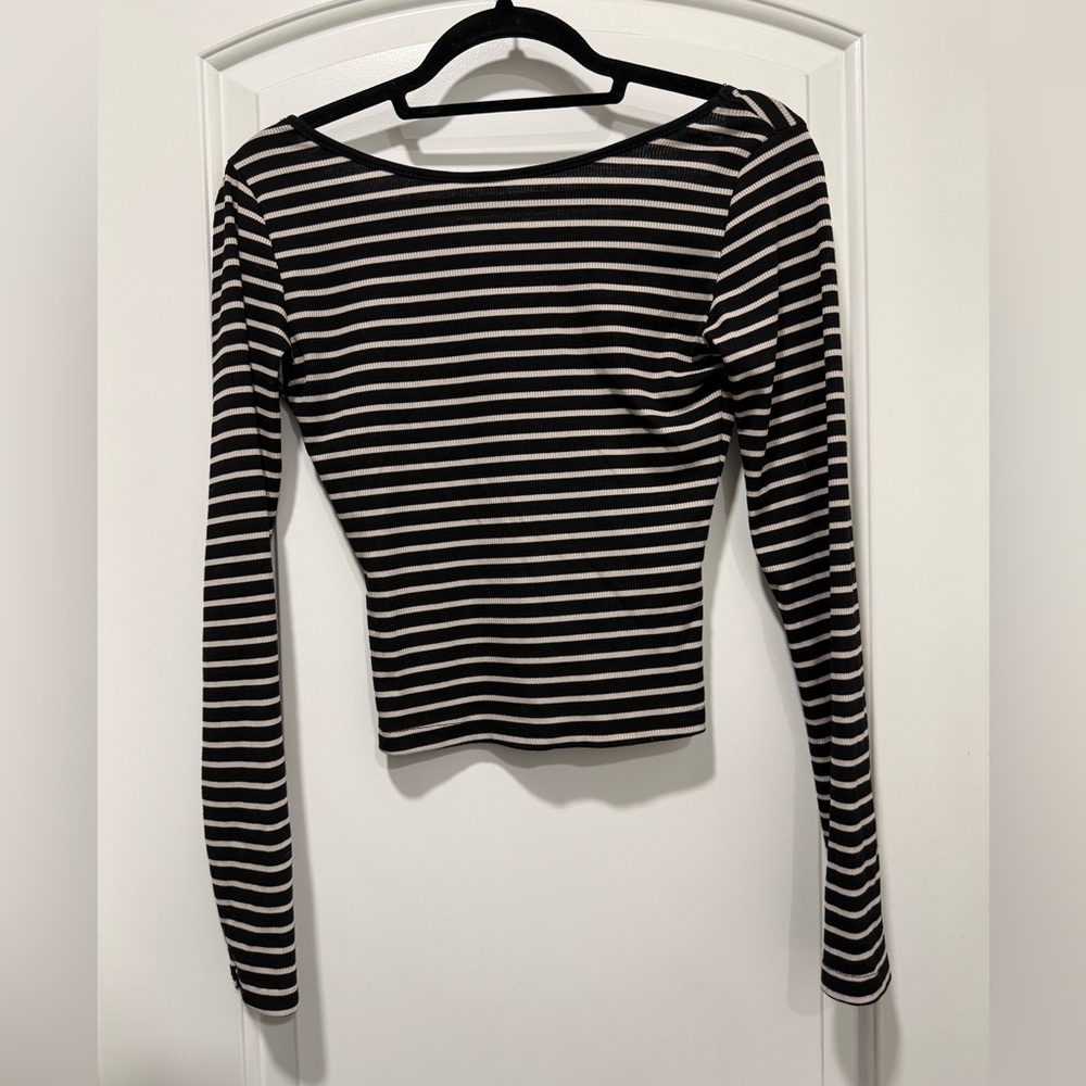 Women’s Size Medium Striped Black and White Long Sleeve Top by Dazy